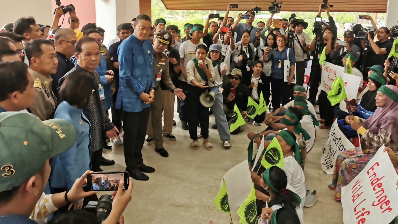 เครือข่ายรักษ์พะโต๊ะฯ ยื่น "เศรษฐา" ทบทวน "แลนด์บริดจ์" ขอรับฟังให้รอบด้าน