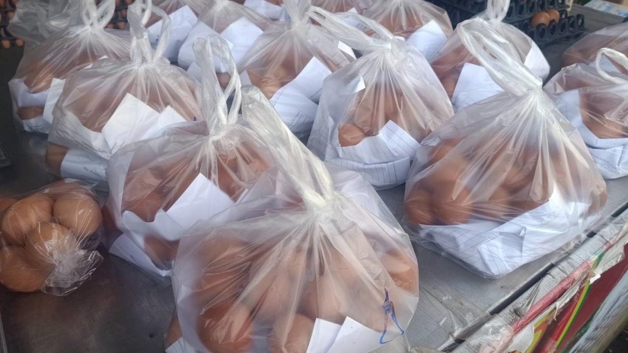 ร้านไข่บึงกาฬยังขายราคาเดิมจนกว่าสต๊อกเก่าหมด อีก 1 สัปดาห์ค่อยขึ้นราคา