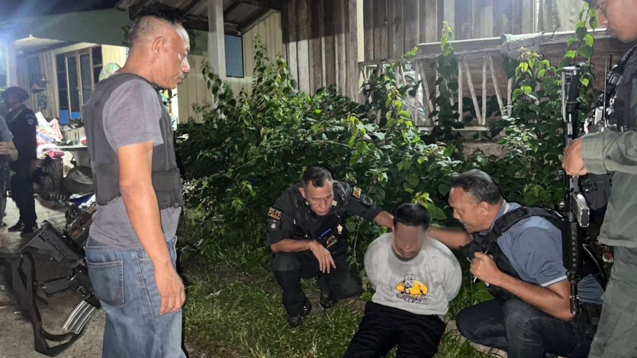 หนุ่มถูกหลอก รู้ทีหลังสาวมีผัวแล้ว แค้นจัด ลากปืนยิงพ่อคนรักตายคาบ้าน