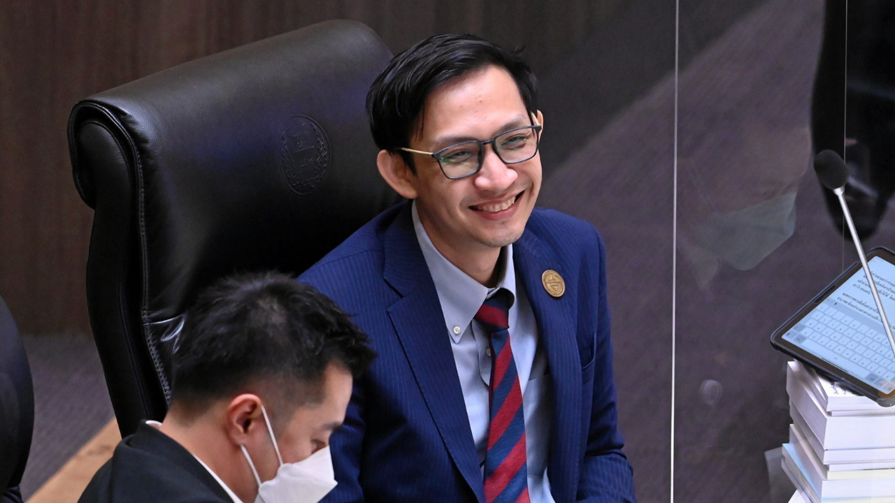 จิรัฏฐ์ มอง ทักษิณ เป็นตัวแปรแทบทุกเรื่อง แม้แต่สภาฯ ยังไร้องครักษ์พิทักษ์นายกฯ