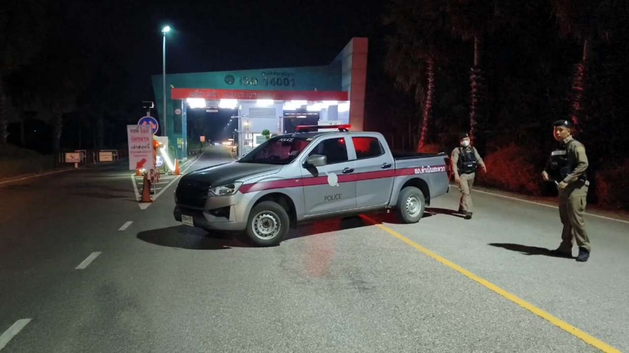 หัวหน้า รปภ. เคลียร์ลูกน้องไม่ลงตัว ชักปืนยิงดับ 3 เจ็บ 2 ก่อนหลบหนี