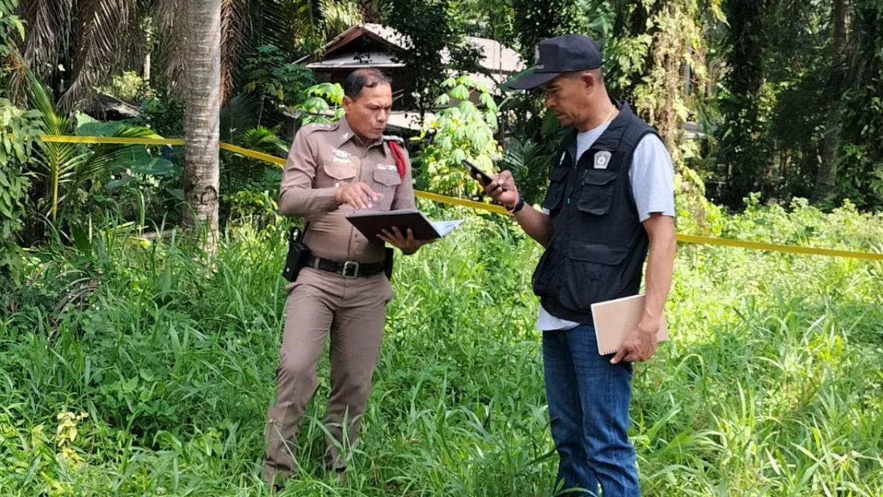 เพื่อนบ้านโหด ลูกซองซัดดับ 2 ผัวเมีย ปมเหม็นขี้หมู ลูกชายรอด ไปเที่ยวงานวันเด็ก