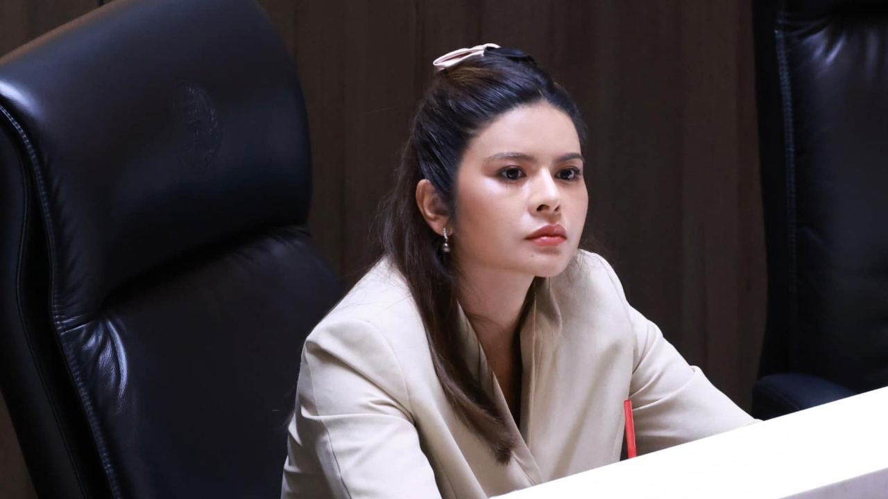 “ลิซ่า” โต้ ฝั่งรัฐบาล ชี้ 4 สส.ลาออกเป็นสิทธิ อัดโครงการแลนด์บริดจ์เหมือนหลอกลงทุน