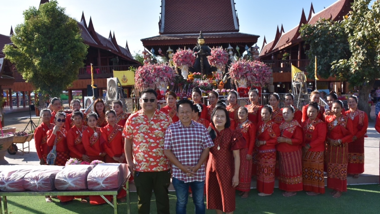 จ้างนางรำแก้บน "ท้าวเวสสุวรรณหน้าทองคำ" แถมได้ "เลขเด็ดงวดนี้" กลับไปลุ้น
