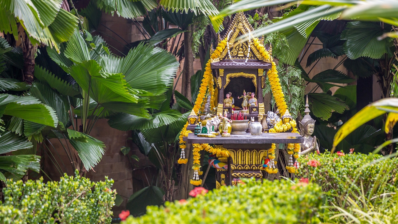 ไหว้เจ้าที่ 2567 ไหว้ศาลพระภูมิ ไหว้ศาลตายาย ทริกเสริมเฮง ของบูชาและคาถา