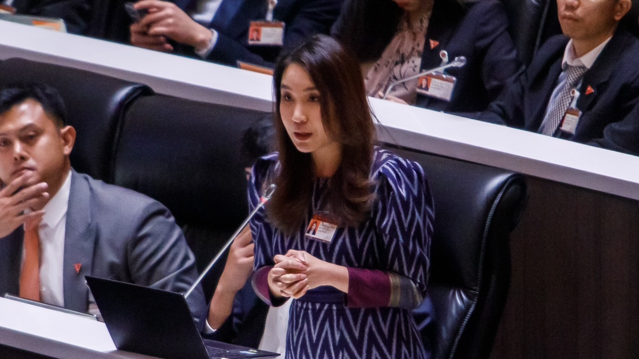 “ศิริกัญญา” ซัดร่างงบ 67 ผิดพลาด เย้ย นี่หรือรัฐบาลที่หาเงินได้ ใช้เงินเป็น