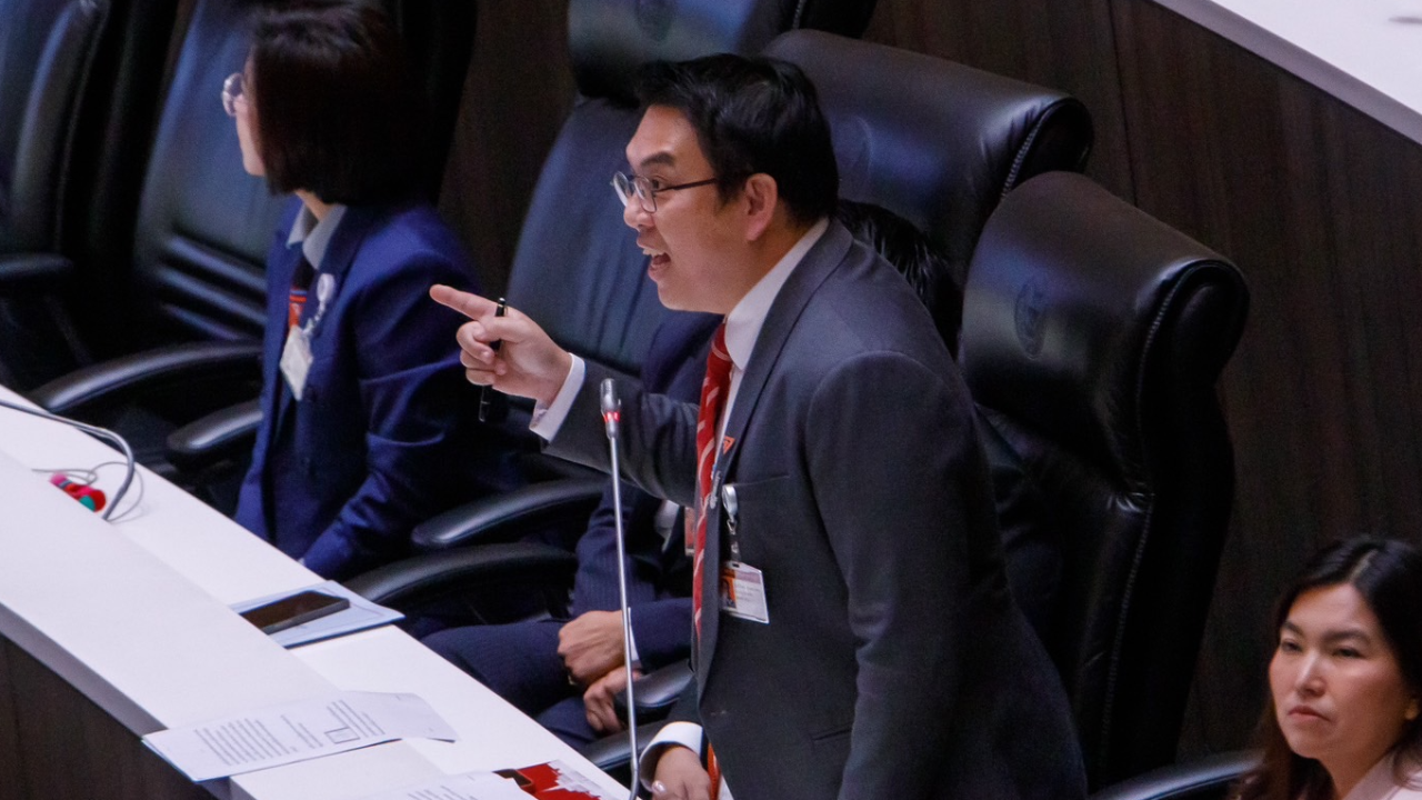"วิโรจน์" ซัดรัฐบาล เมินวิกฤติการศึกษาไทย-โรงเรียนขนาดเล็ก พร้อมแนะทางแก้