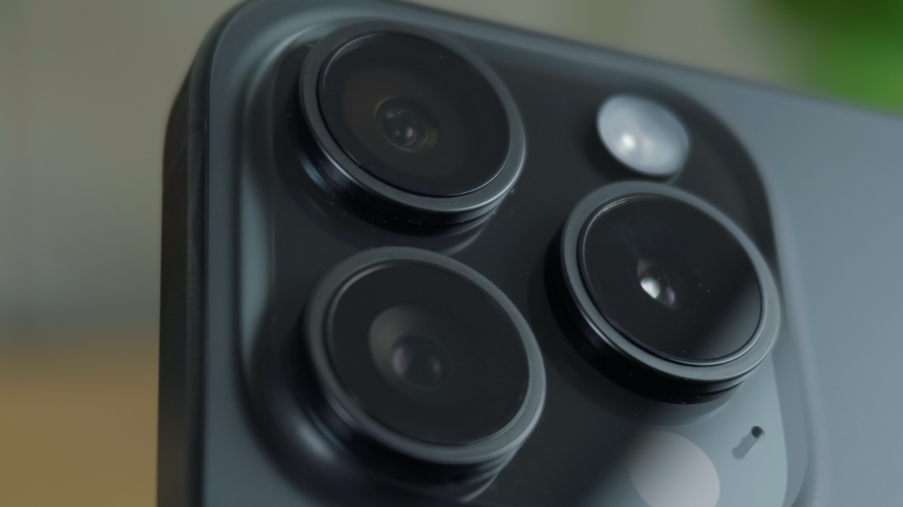 Apple เตรียมอัปเกรดกล้อง iPhone 16 Pro เพิ่มเซนเซอร์อัลตราไวด์ 48 ล้านพิกเซล