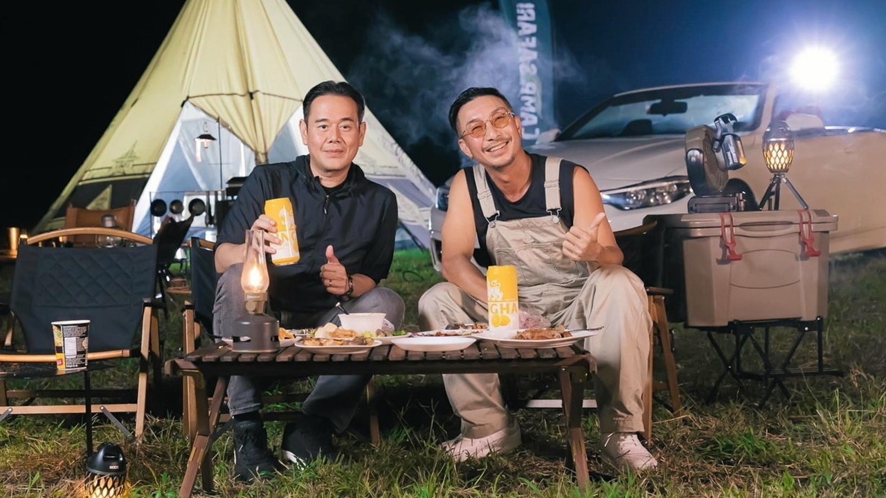 "เป๊ก-โจอี้ บอย" ย้อนอดีตสมัยเรียนจากคู่อริกลายเป็นสหาย