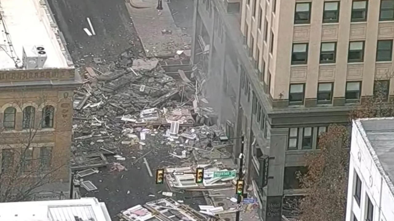 ระเบิดรุนแรงที่โรงแรมเก่าแก่กลางเมือง รัฐเท็กซัส สหรัฐฯ บาดเจ็บ 11 ราย