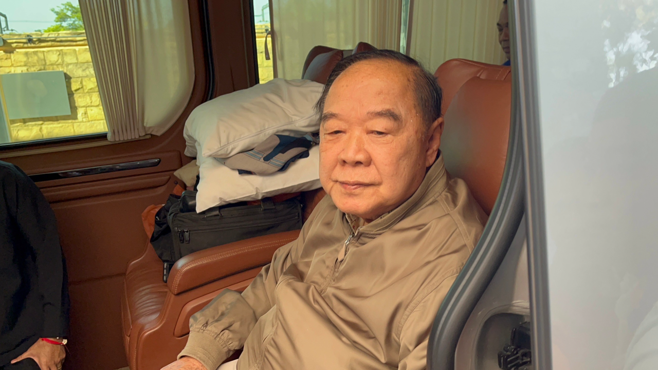 "บิ๊กป้อม" สดใส รับผอมลง 14 กก. อดข้าวเช้า-เย็น ไม่รู้เป็นหนี้ 700 บาท