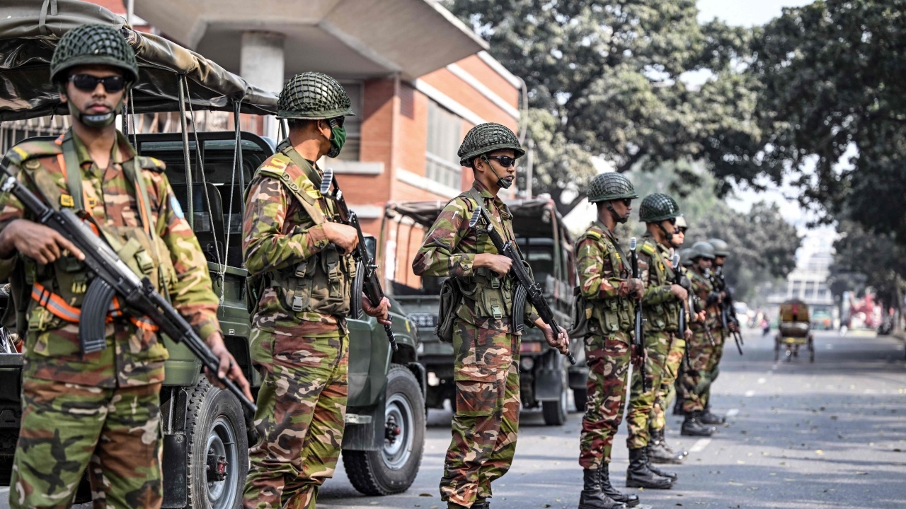 คูหาเลือกตั้งบังกลาเทศถูกวางเพลิงก่อนการเลือกตั้งวันนี้