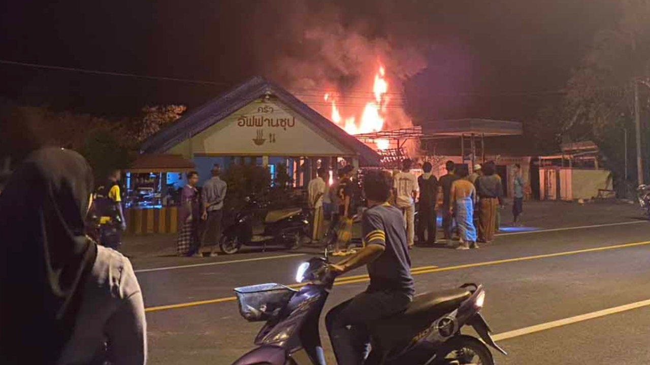 ปั๊มน้ำมันหลอดระเบิด เจ้าของโดนไฟคลอกดับ 1 บาดเจ็บ 3 