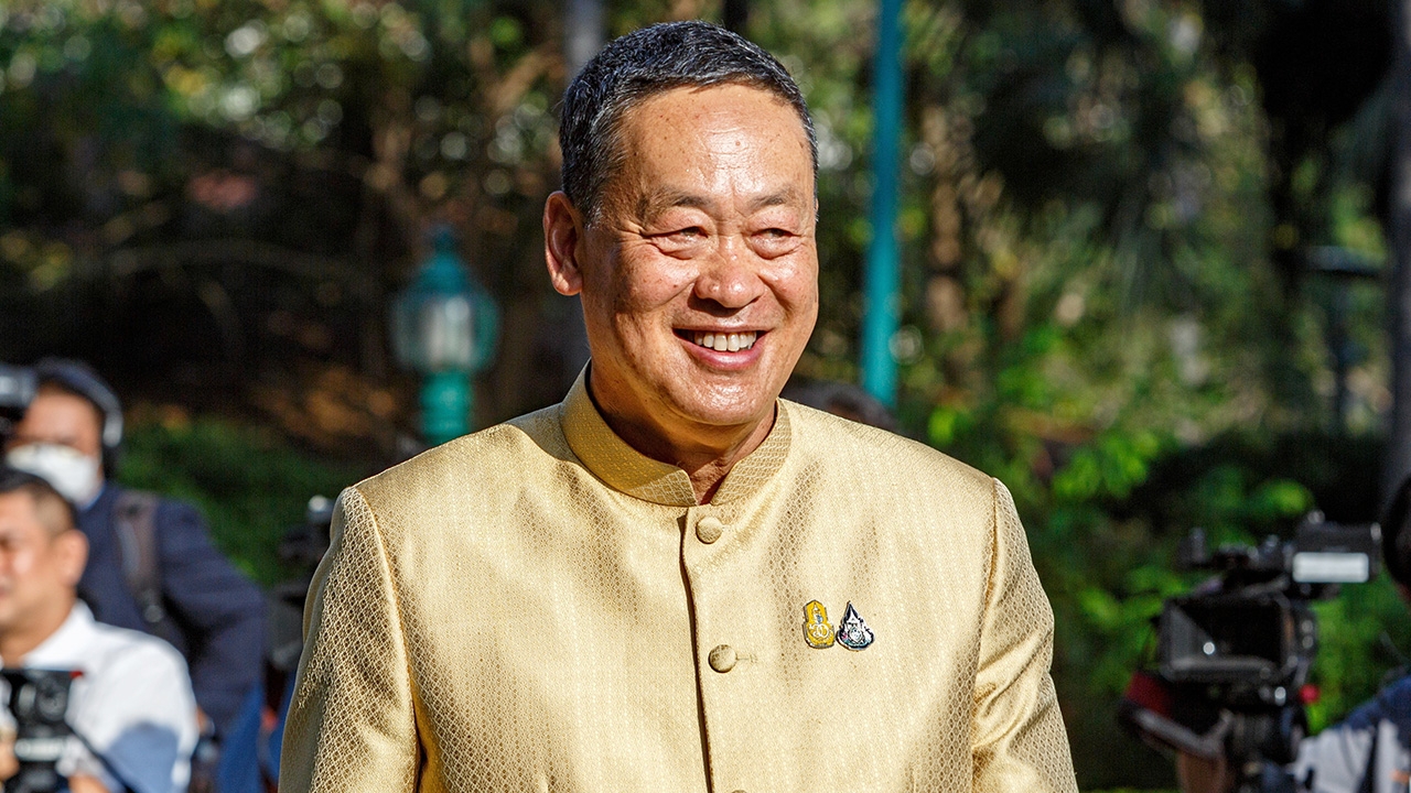 ผ่ายุทธศาสตร์การเมืองฝ่ายค้านดาหน้าล็อกเป้า “นายใหญ่” : ขยี้กล่องดวงใจ เขย่ารัฐบาล