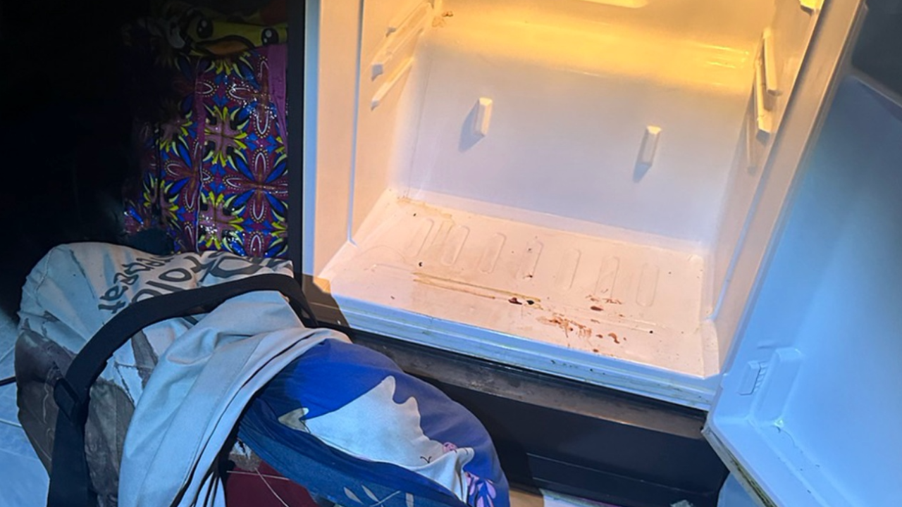 จ่อแจ้งข้อหาผัวเมีย ยัดศพลูกบุญธรรม 2 ขวบในตู้เย็น แฉติดยา อารมณ์รุนแรง