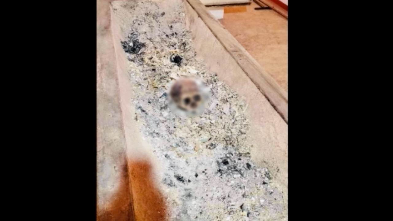 สัปเหร่อตะลึง เผาศพแม่เฒ่าใจบุญ ส่วนอื่นไหม้เป็นเถ้า กะโหลกยังอยู่ 