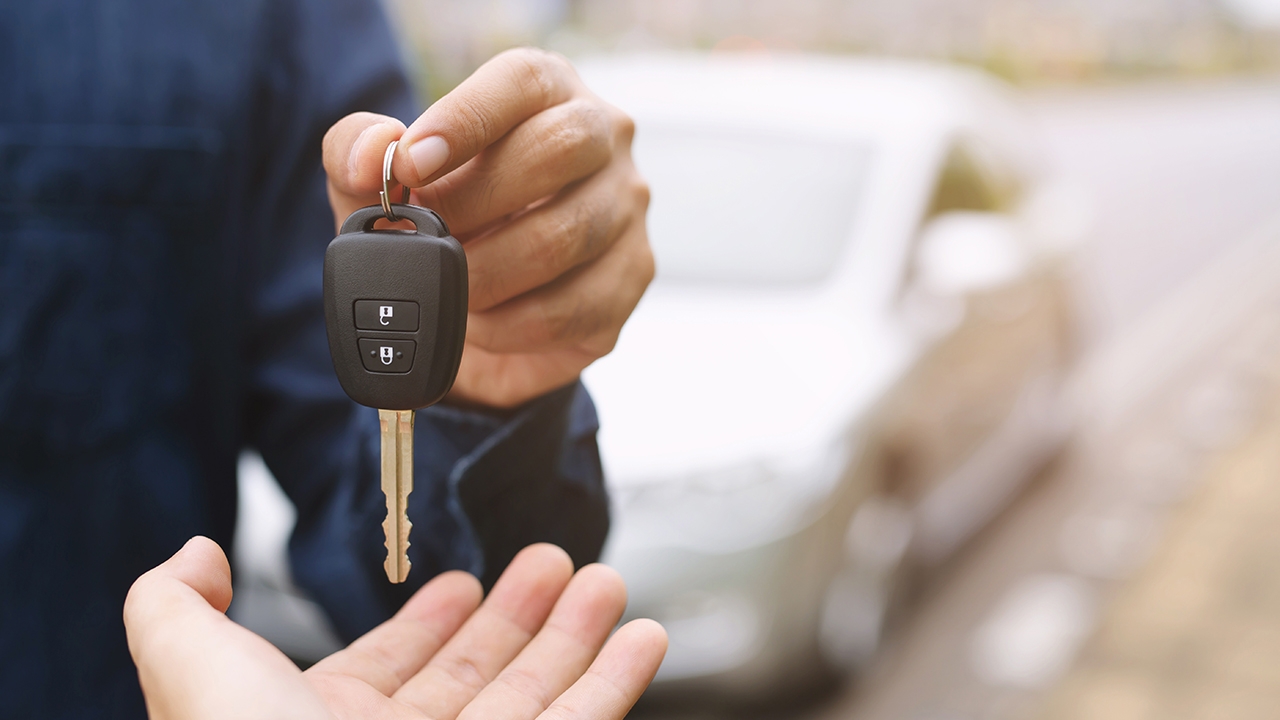 The car we’re renting is dirt cheap