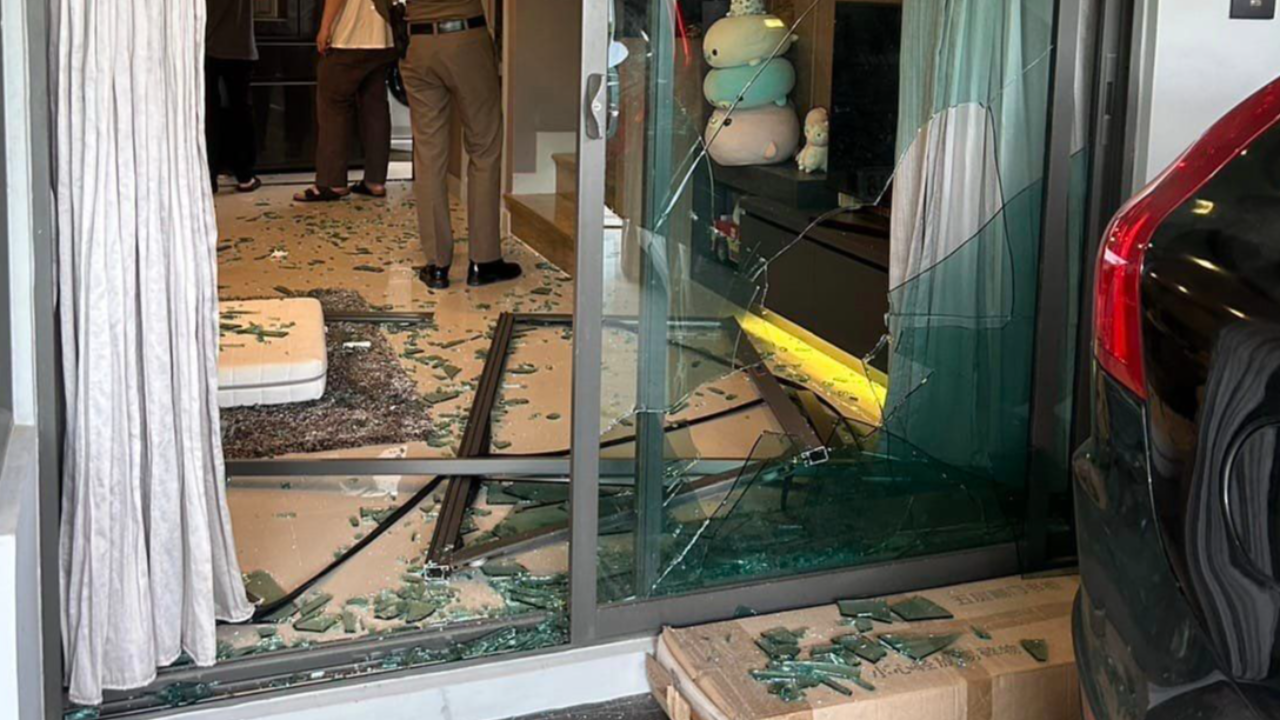 หนุ่มสุดช็อก เรียกช่างมาซ่อมตู้เย็น เกิดระเบิดบ้านพังเสียหาย