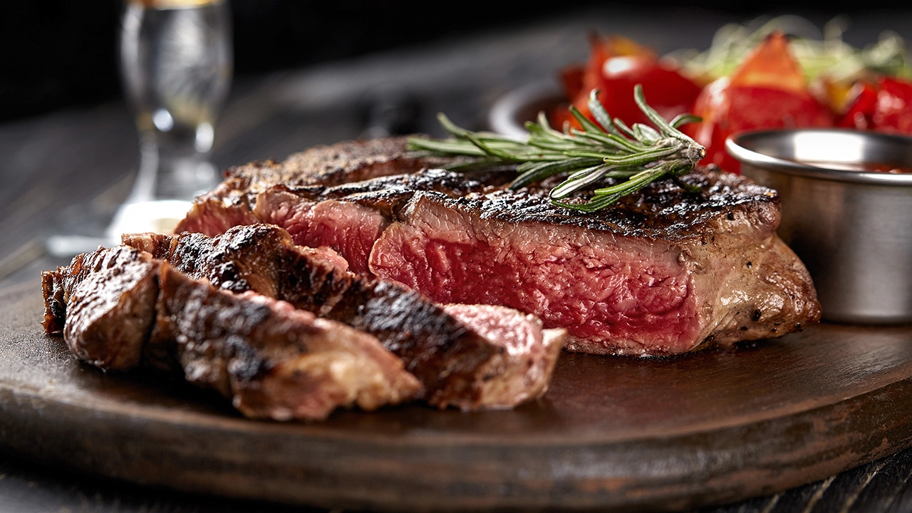 ฝันว่ากินเนื้อวัว ทำนายฝัน เลขเด็ด ฝันว่ากินเนื้อวัวเป็นฝันดีหรือฝันร้าย?