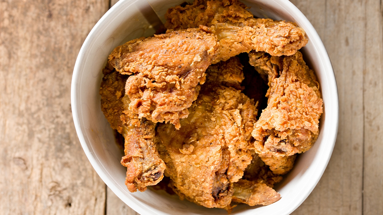 ฝันว่ากินไก่ทอด ความหมายฝันอิ่มอร่อยไม่สนแคลอรี ฝันว่ากินไก่ทอด เลขเด็ด