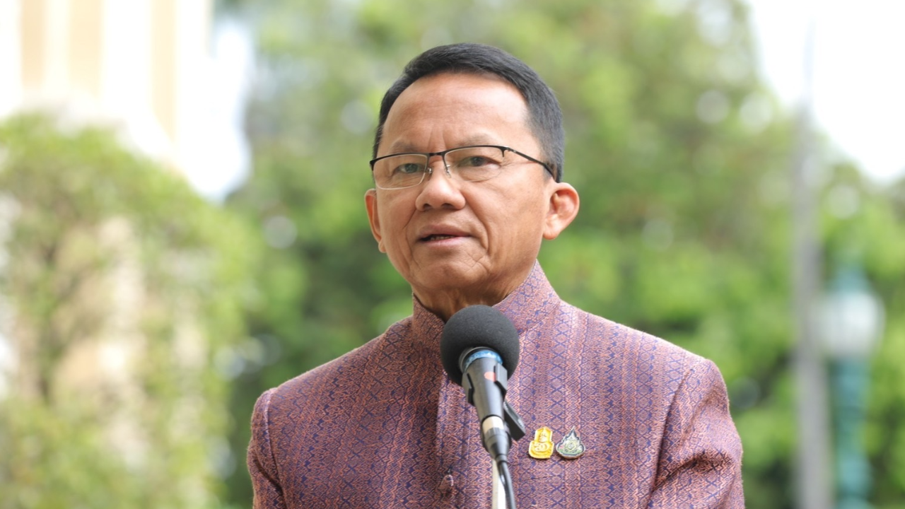 “สมศักดิ์” ติงหน่วยงานแจงไม่เคลียร์ปม “ทักษิณ” ลั่น ไม่ต้องโยง “ยิ่งลักษณ์”