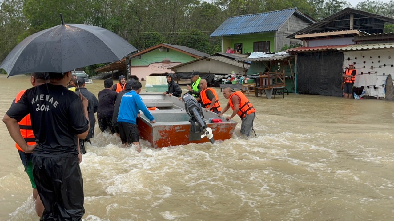 นราธิวาสอ่วม ฝนถล่มหนักสุดรอบครึ่งศตวรรษ ระแงะตกมากถึง 600 มม.