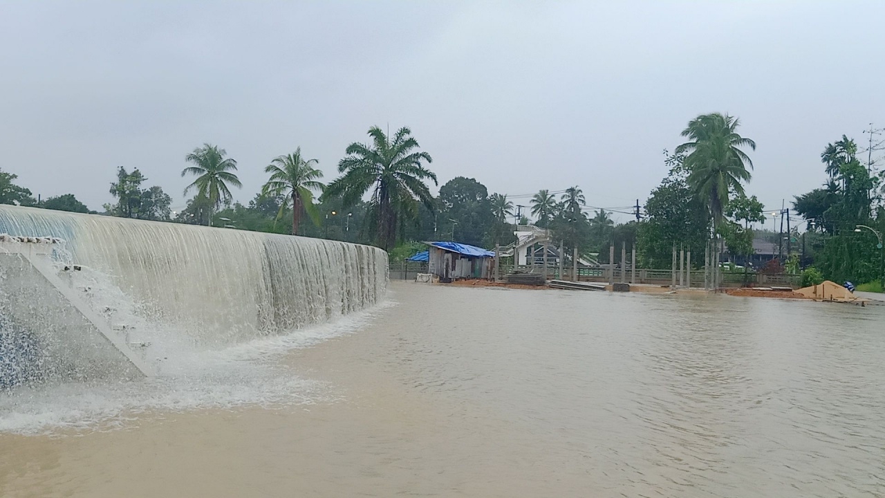 พบแล้ว 2 ศพ น้ำท่วมนราธิวาสเรืออพยพล่ม ชาวมูโนะ หวั่นวิปโยคซ้ำรอย 