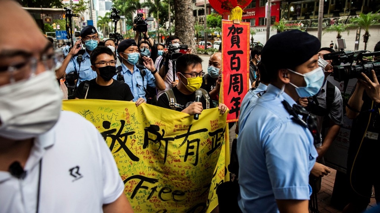 3 นักเคลื่อนไหวฮ่องกงถูกจำคุก 6 ปี ข้อหาก่อการร้าย วางแผนระเบิดตึก