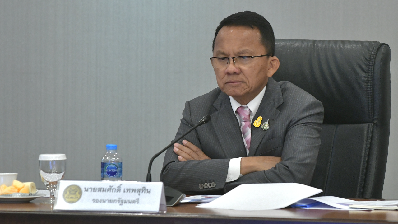 "สมศักดิ์" ยัน ไม่น้อยใจ นายกฯ แบ่งงานใหม่ ย้ายไปดู สาธารณสุข แทน ยุติธรรม 