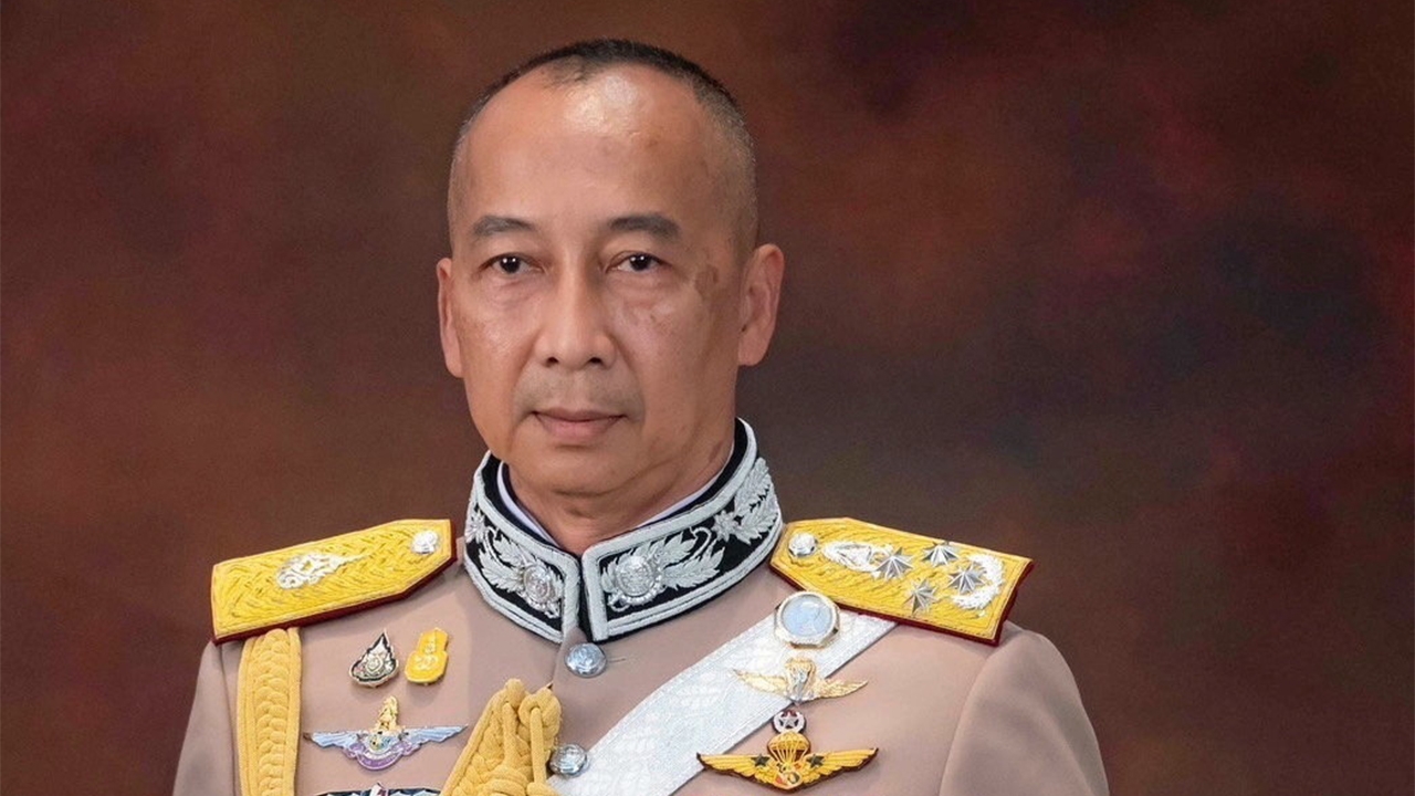 ยก “บิ๊กต่อ” สีกากีแห่งปี ภาระหนักสังคมคาดหวัง