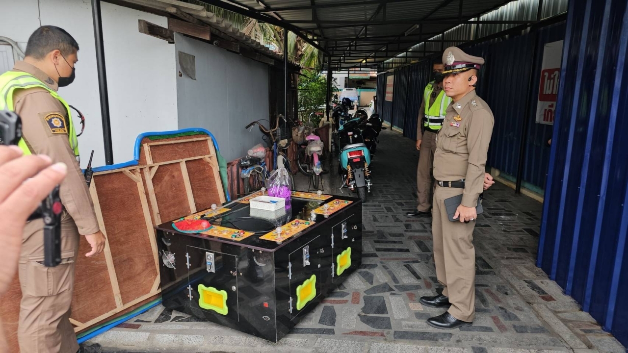 จับแล้วจับอีกบ่อนดังดอนเมือง เล่นในสนามฟุตซอล ยังไม่รู้ใครเป็นเจ้าของ