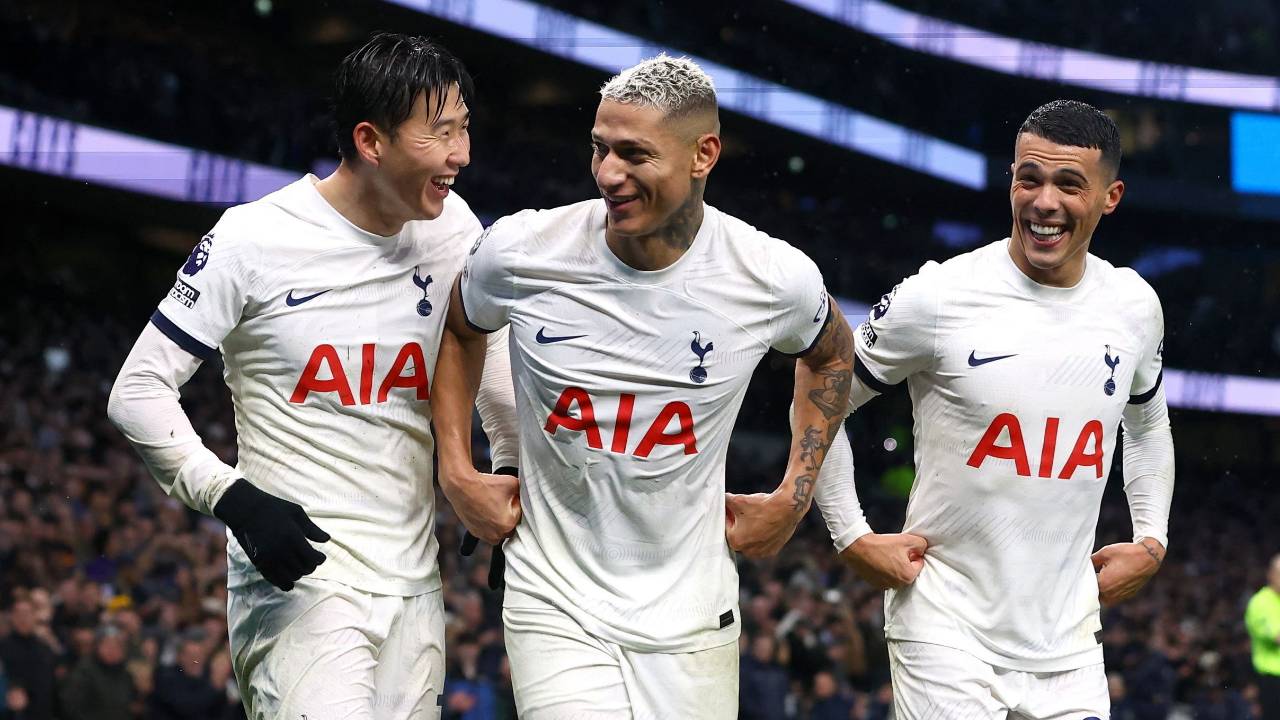 ยิงเท่าที่ผีโดน "สเปอร์ส" เปิดบ้านดับไฟร้อน "บอร์น