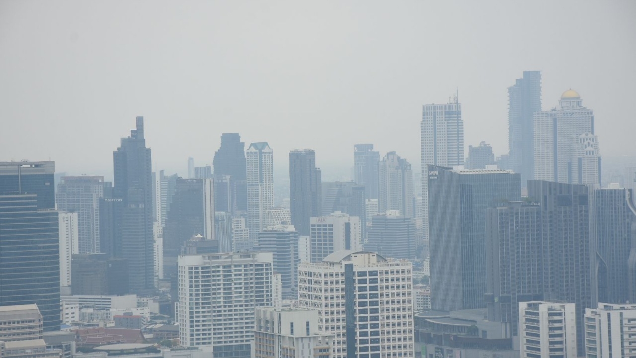 อุตุฯ ชี้สาเหตุฝุ่นละออง PM 2.5 สะสมในพื้นที่กรุงเทพฯ สูงขึ้นจนกระทบสุขภาพ