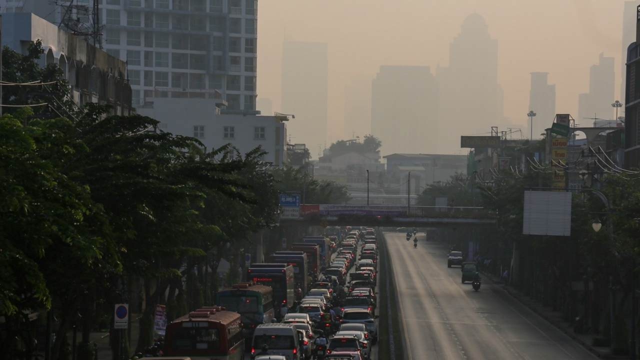 ปภ. แนะ 5 วิธีป้องกัน "ฝุ่น PM 2.5" หากมีอาการผิดปกติให้รีบพบแพทย์ทันที