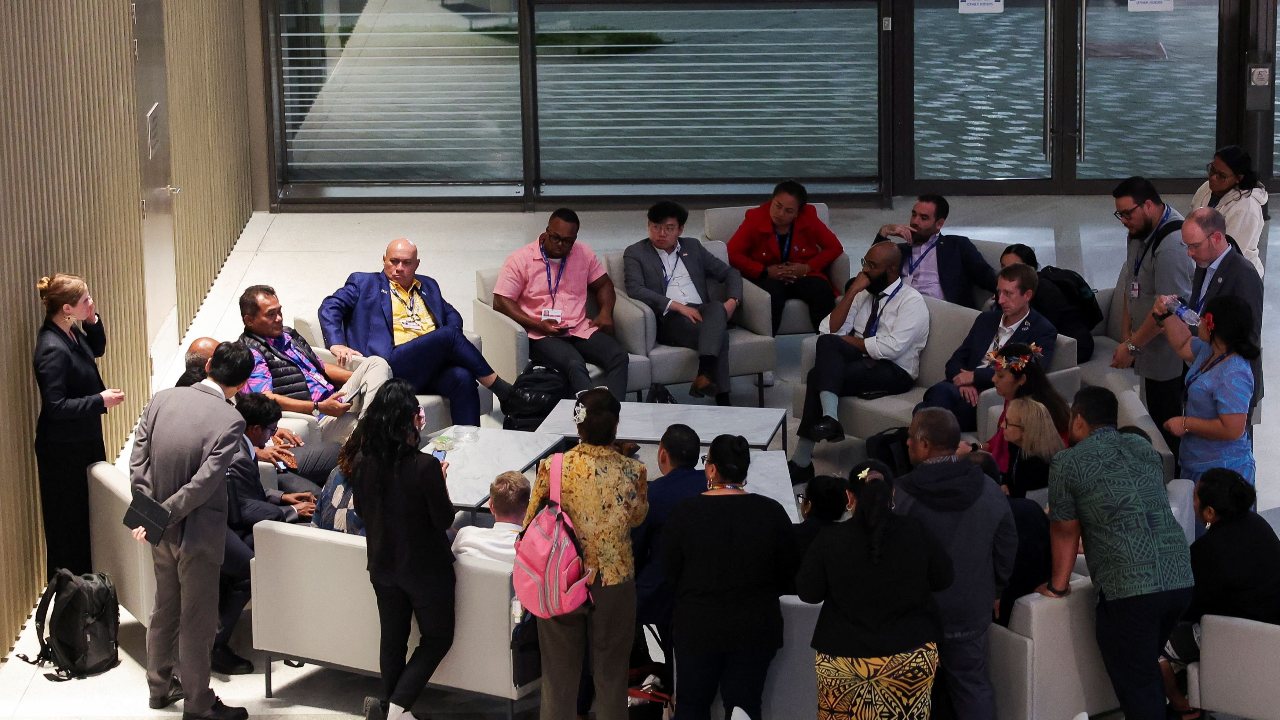 ปิดการประชุม COP28 แบบไร้ข้อสรุปหลังการถกเถียงเรื่องแผนลดใช้เชื้อเพลิงฟอสซิล