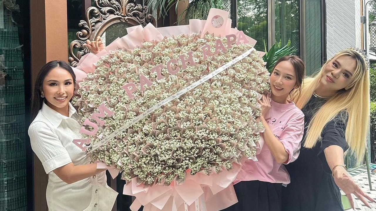 อั้ม พัชราภา ฉลองวันเกิด 45 ปี ผู้ใหญ่ใจดีเซอร์ไพรส์ของขวัญชิ้นใหญ่ เปย์หนักสุดๆ