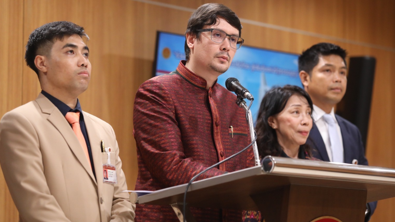 “โรม” เชิญนายกฯ เข้า กมธ.มั่นคงฯ ตอบ “ตั๋วตำรวจ” หรือให้ไปทำเนียบฯ ก็ได้ 