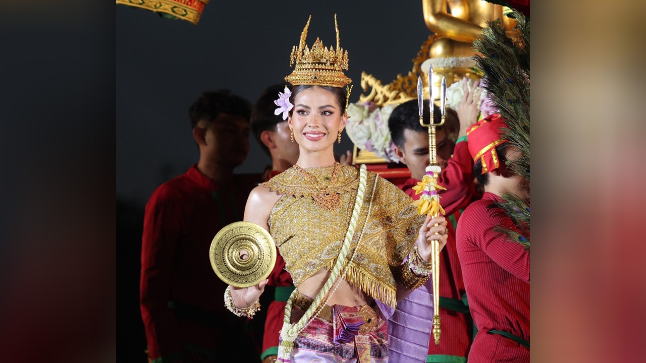 สวยประจักษ์ เเอนโทเนีย ในชุดนางสงกรานต์ประจำปี 2567 “นางมโหธรเทวี” ทำสะกดทุกสายตา