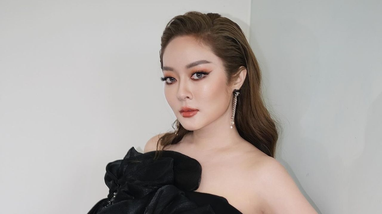 แก้มบุ๋ม ตอบกลับสุดแซ่บ หลังถูกโยงโพสต์น้องเสียงแจ๋นได้ผัวรวยผัวเปย์