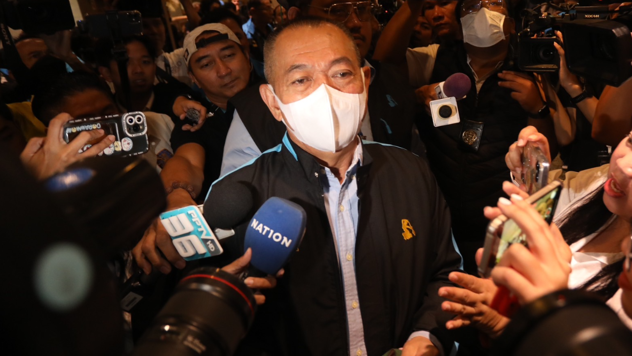 "เฉลิมชัย" ยังอุบไต๋ รับมติชิงเก้าอี้หัวหน้า ปชป.ให้ที่ประชุมพรรคตัดสิน