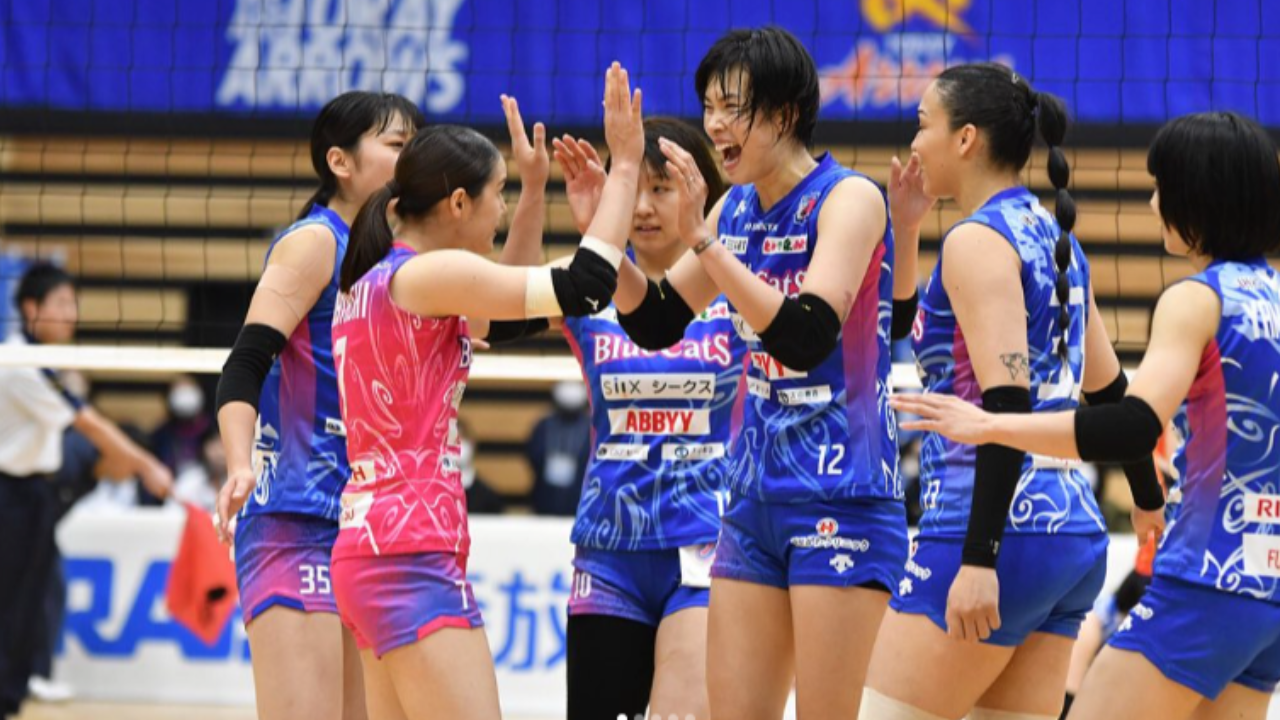 “4T” ทุบกระจายช่วย “บลูแคทส์” สยบ “โตโยต้าฯ” ลิ่วรอบ 8 ทีม วอลเลย์บอลชิงถ้วยจักรพรรดิ