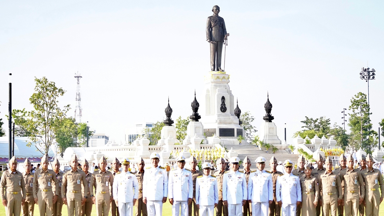 กรมการปกครอง ร่วมใจกันทำกิจกรรม "วันชาติ วันพ่อแห่งชาติ และวันดินโลก"