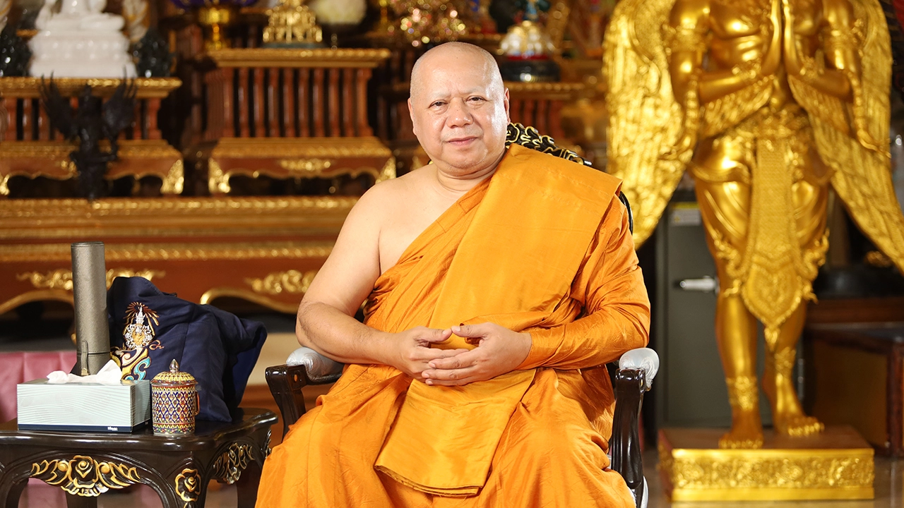 .เตรียมบูชา สิ่งศักดิ์สิทธิ์ 2567 หลวงพ่อวราห์ เผย 3 สิ่งนี้ช่วยยึดเหนี่ยวใจ.