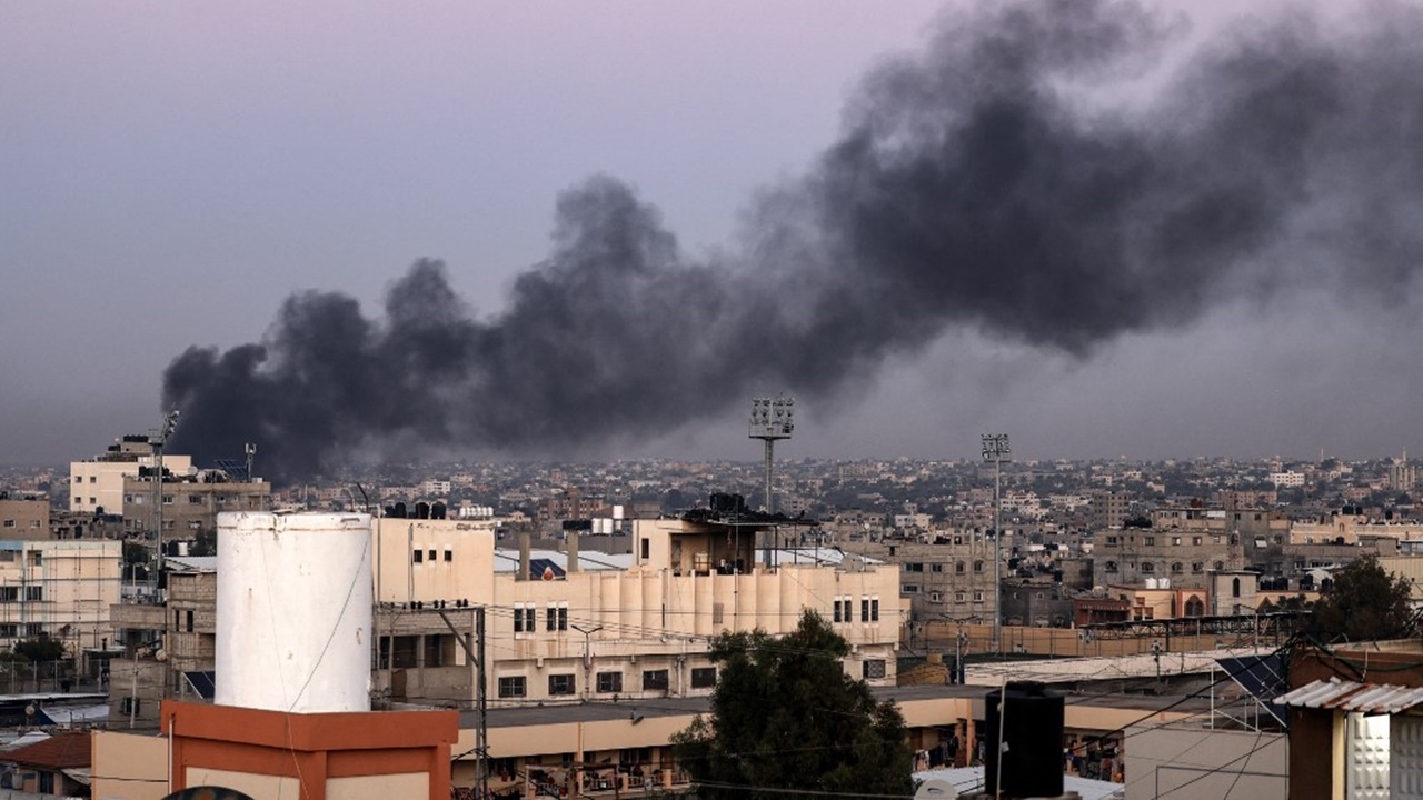 สลด เหยื่อสงครามในกาซาทะลุ 15,000 ศพ คนเจ็บ-ป่วยล้นโรงพยาบาล