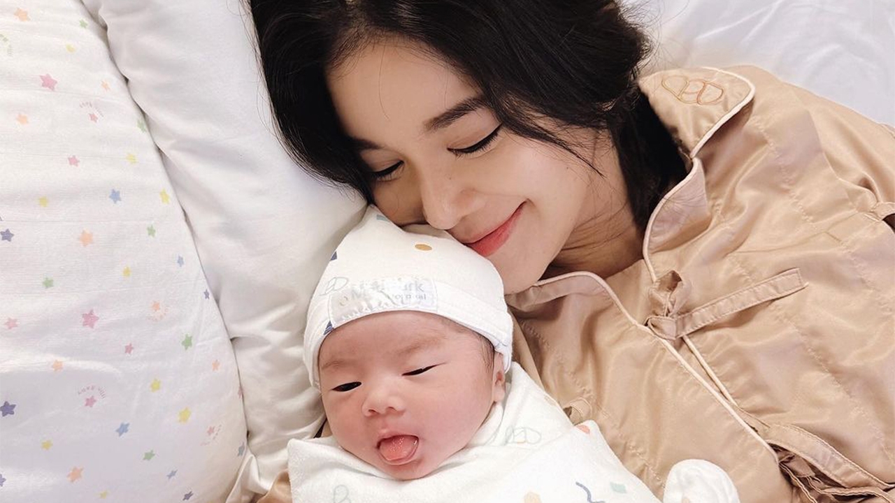 สู้สุดใจ! "ก้อย–รัชวิน" รีวิวชีวิตตอนคลอดลูกสาวคนที่สองต้องผ่าคลอดแบบไม่ได้ตั้งตัว