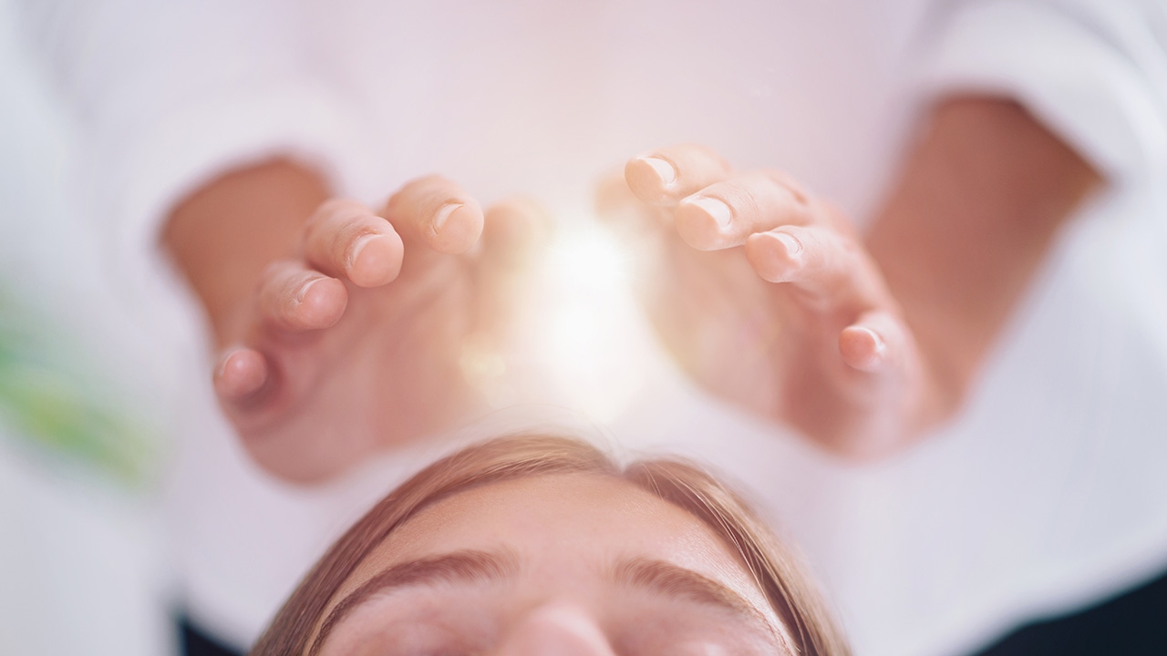 เปิดปมพลังจิตรักษาโรค แปลงสารในตำราต้มตุ๋น