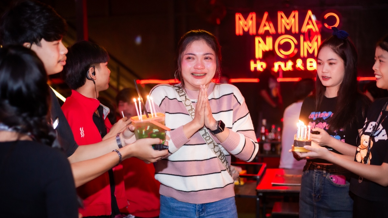 อบอุ่นหัวใจ ร้านฉลองวันเกิดให้ลูกค้า หลังเผยเรื่องเศร้าไม่มีใครมาร่วมงาน