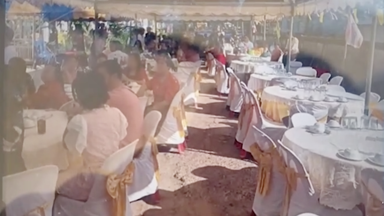 เจ้าสาวน้ำตาตก อ้างโต๊ะจีนเบี้ยวงานแต่ง สุดช้ำเปลี่ยนเป็นลูกชิ้นทอด หมูกระทะ