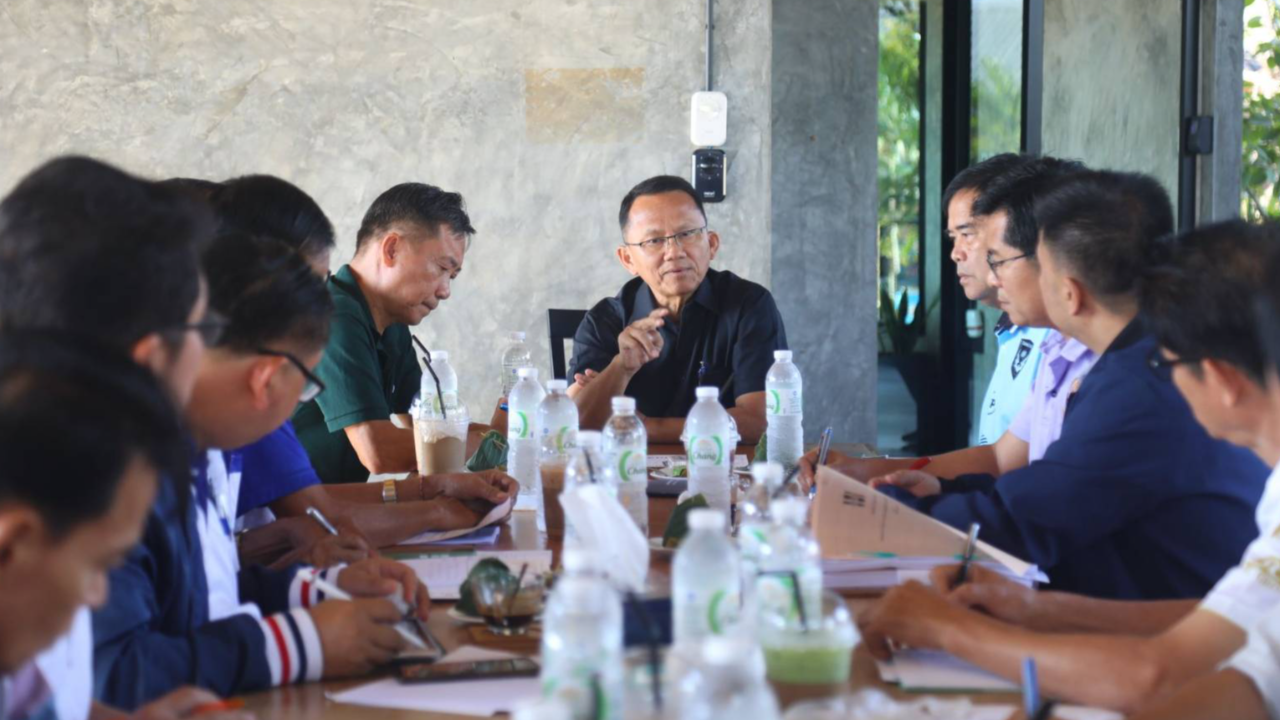 "สมศักดิ์" ผลักดันเลี้ยงวัวพรีเมียม จี้ปราบวัวเถื่อนต้นเหตุทำราคาดิ่ง