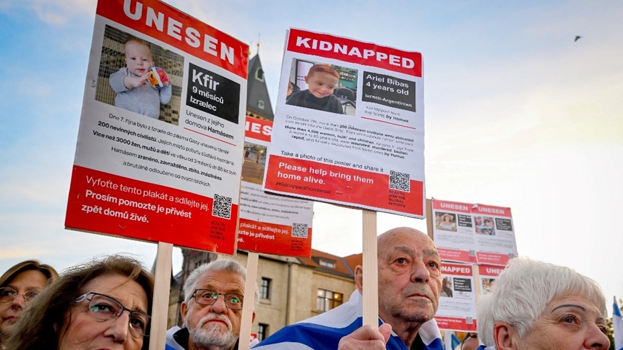 ฮามาสอ้าง อิสราเอลทิ้งบอมบ์ คร่าชีวิตตัวประกันอายุน้อยสุดวัย 10 เดือน